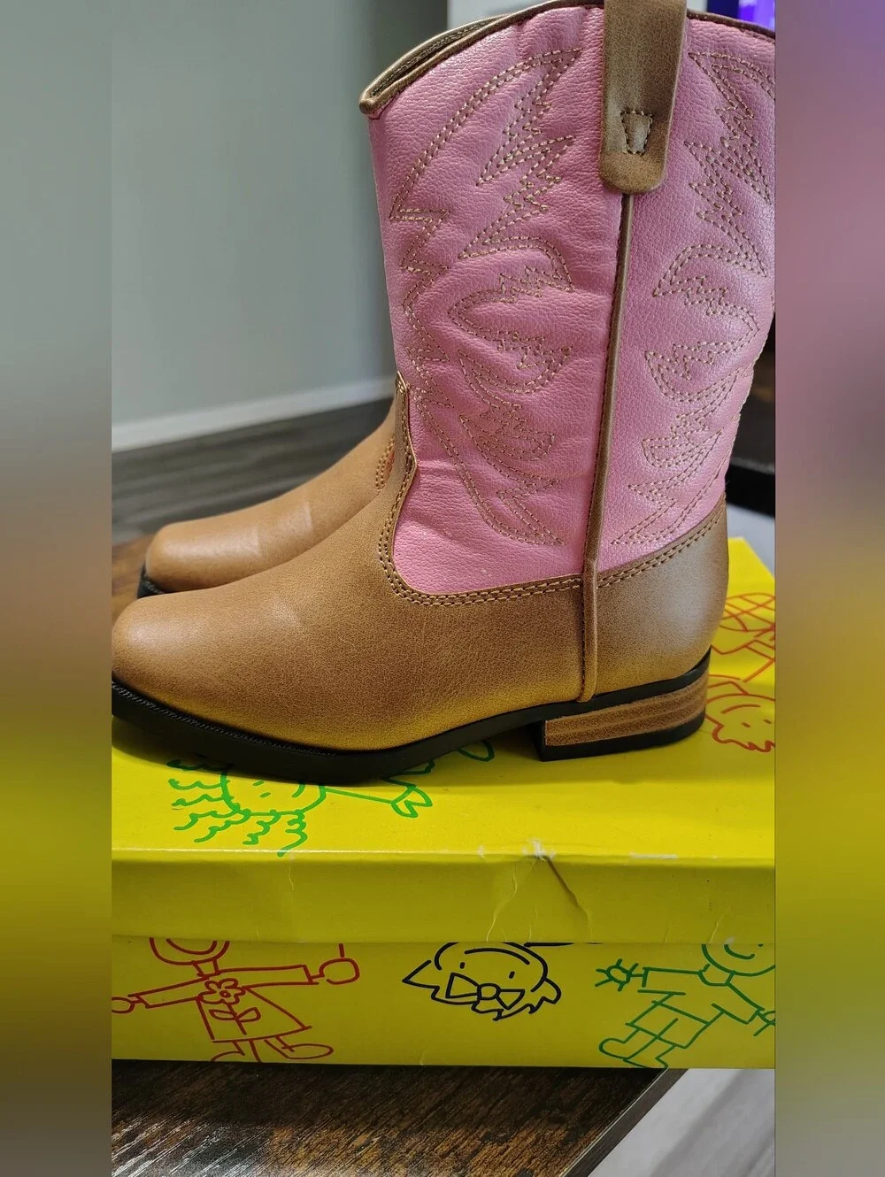 Tan & Pink Western Cowgirl Boots New Size 9.5c
